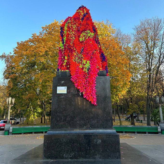 Снос памятников в Киеве