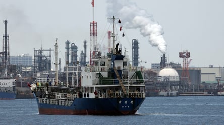 США продали почти 4 млрд баррелей нефти в 2025 году: кто купил больше всего - 290x160