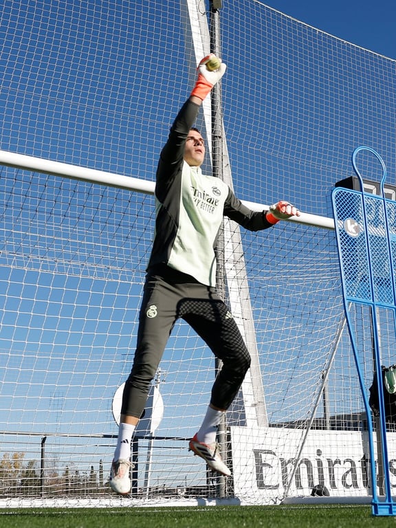 Андрей Лунин