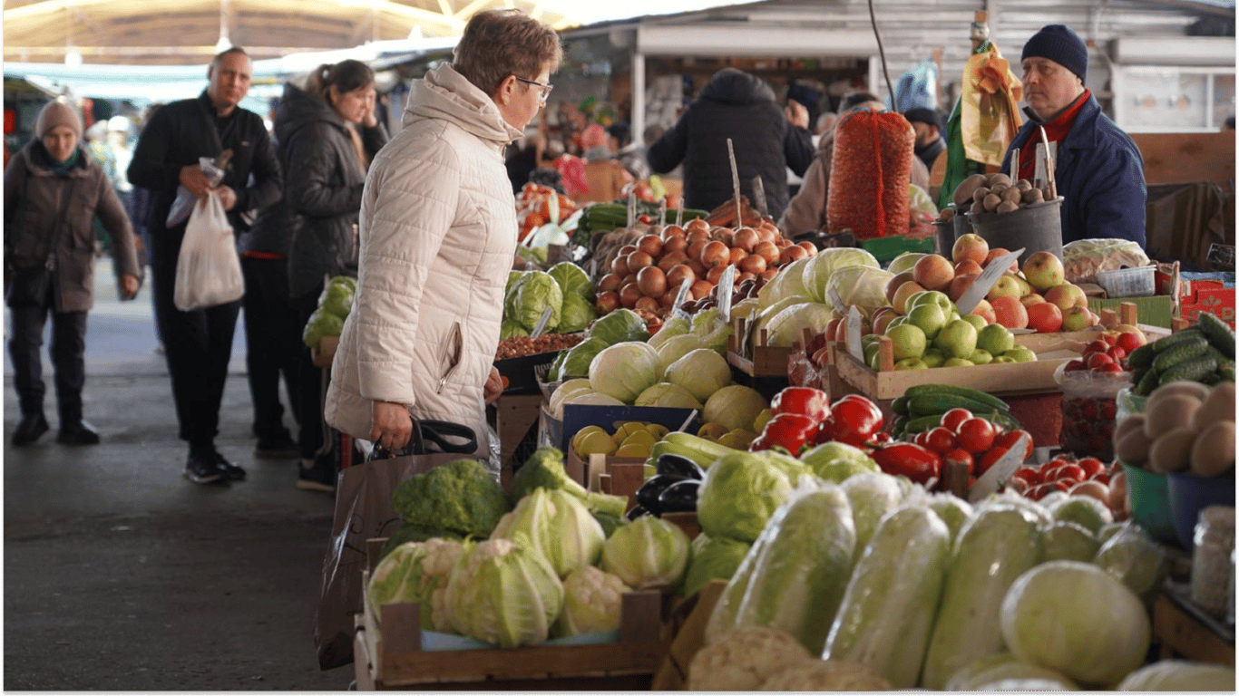 Весняний стрибок цін в Одесі: чому овочі та фрукти дорожчають