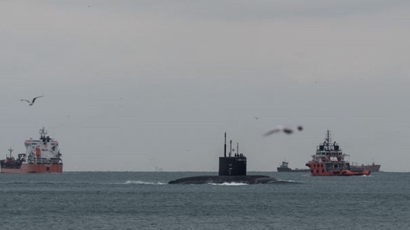 Скандал с осмотром судна Sukru Okan: россияне показали видео своей высадки на борт