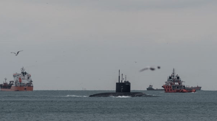Скандал з оглядом судна Sukru Okan: росіяни показали відео своєї висадки на борт - 285x160