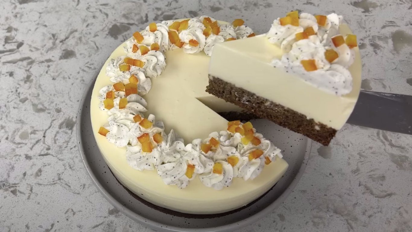 Йогуртовий торт з лимоном та маком — мусовий десерт в домашніх умовах.