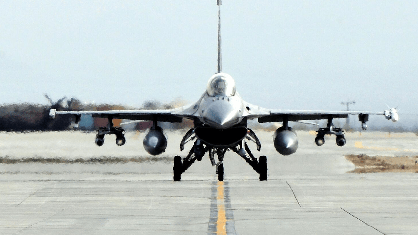 Чому Україні потрібні сучасні винищувачі F-16: пояснення Центру стратегічних комунікацій