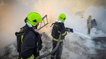 Росіяни авіабомбою атакували Донеччину — є поранені та руйнування - 290x166