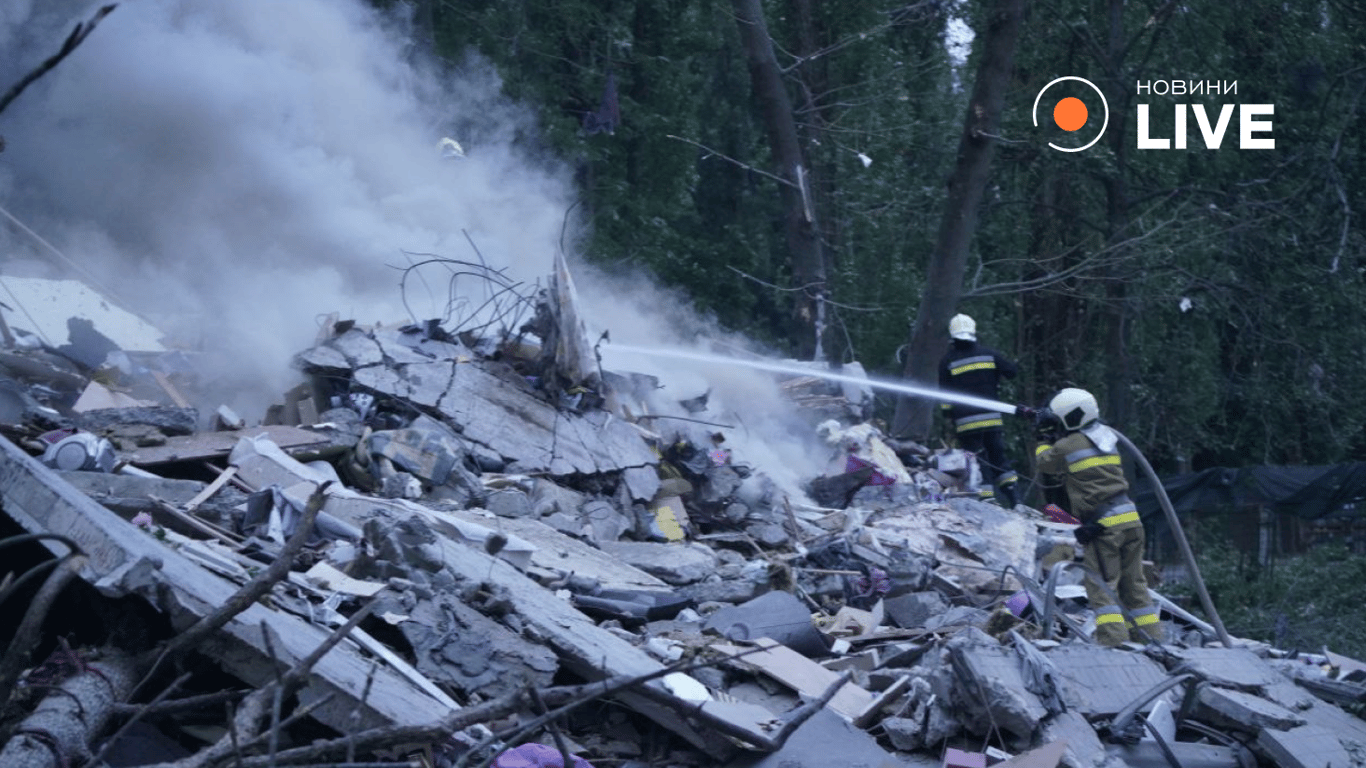 Ракетний удар Росії по багатоповерхівці в Києві 31 липня
