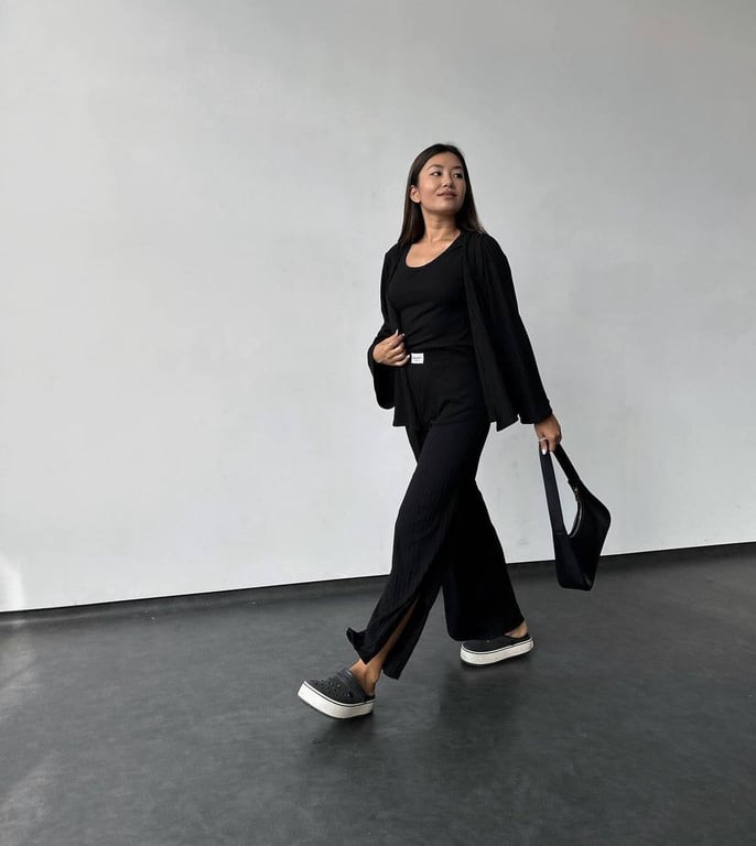 Головний тренд 2025 — штани, які мають бути у вашому гардеробі - фото 2