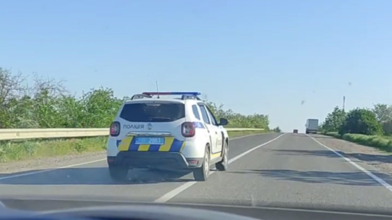 Думав, що йому все можна — одеський поліцейський порушив ПДР