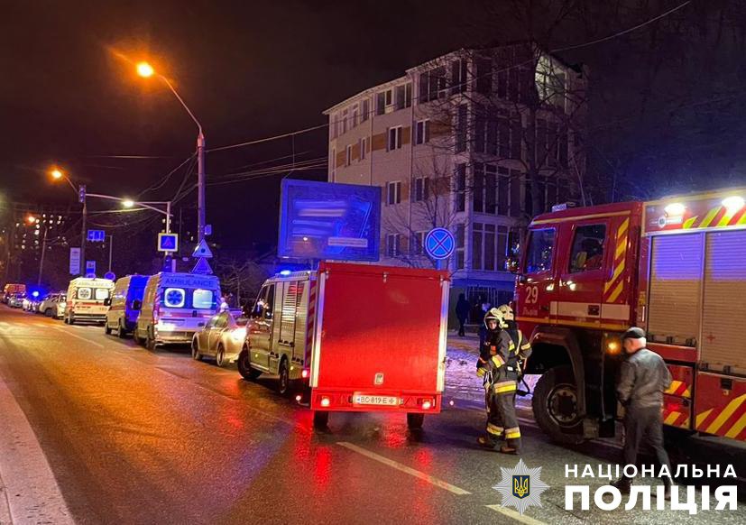 Спасатели на месте взрыва во Львове