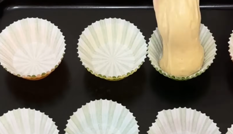 Як спекти кекс з яблуками