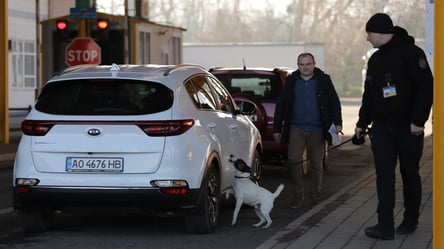 В направлении Польши стоят десятки авто в очередях на границе: список КПП - 290x160