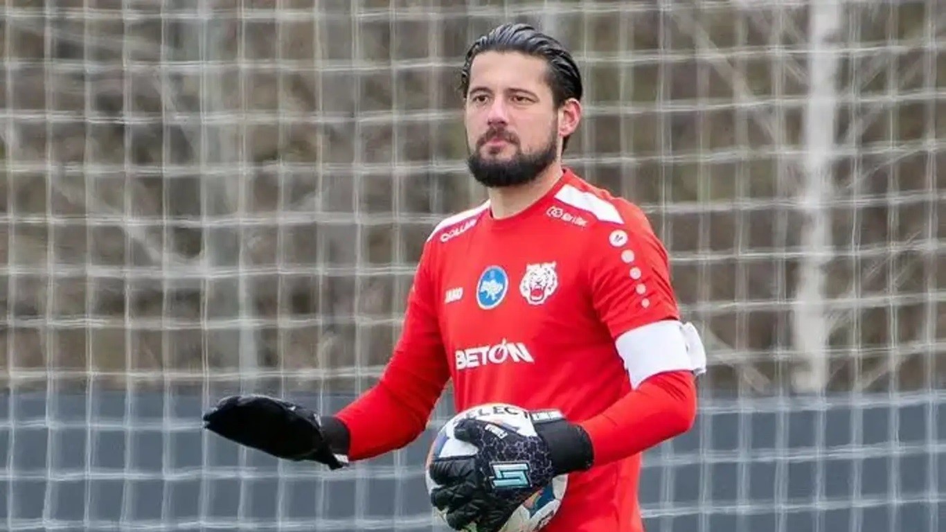 Татаренко виграв третю серію пенальті і вивів Чернігів у фінал