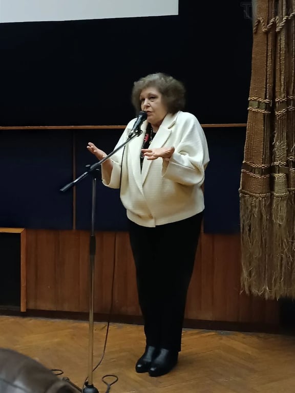 Донька Ліни Костенко