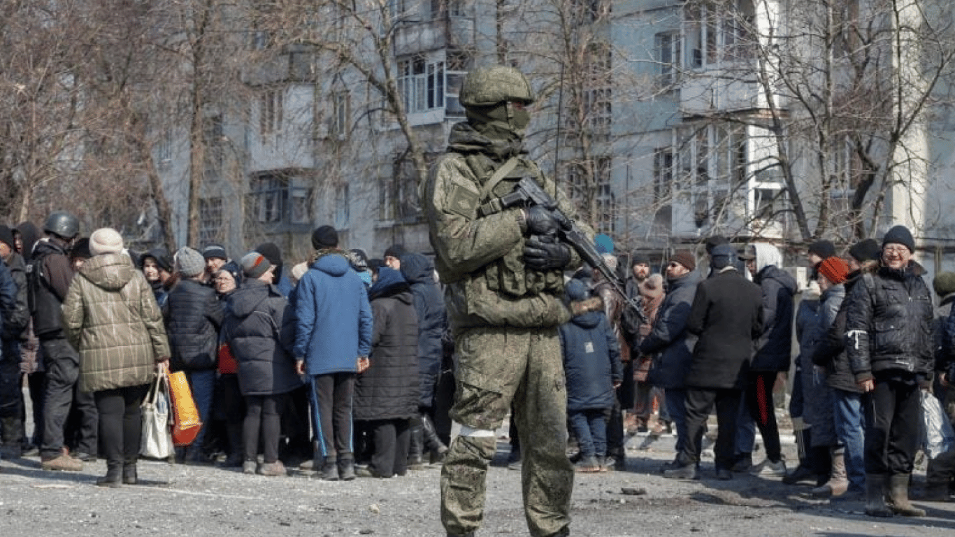 Deportation of Ukrainians - Russians forcibly deports families of Ukrainian Armed Forces servicemen from TOT