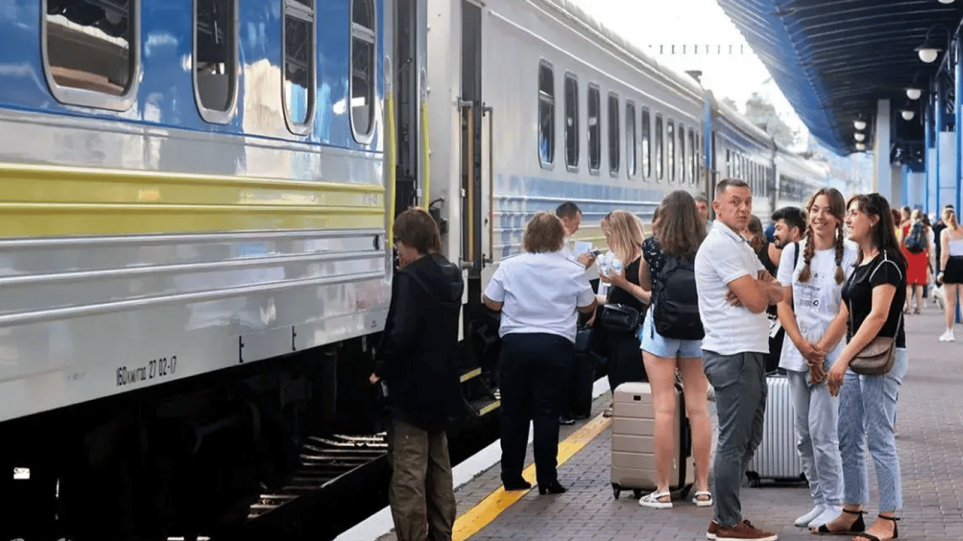 Несколько пассажирских поездов будут прибывать в Киев со значительным опозданием: детали