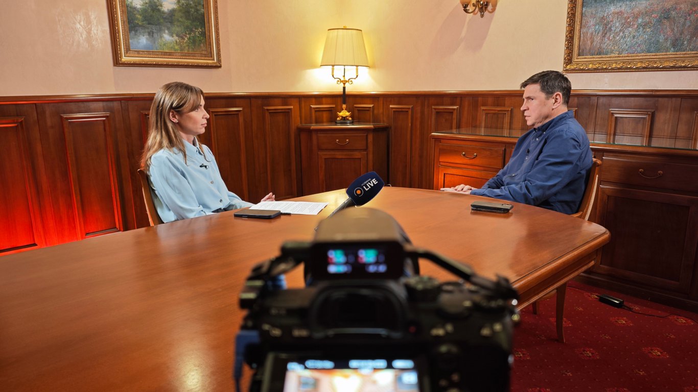 Подоляк розкрив перспективи війни: головні теми інтерв'ю на Новини.LIVE