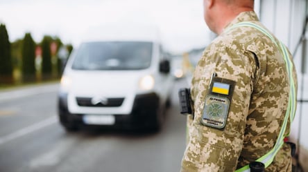 Черги на кордоні України: на пунктах пропуску сотні авто та пішоходів - 290x160