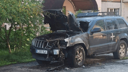 На Івано-Франківщині невідомі підпалили авто військового, який приїхав у відпустку - 285x160