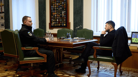 Эксперт разъяснил заявления Зеленского и Буданова об экспорте оружия - 290x160