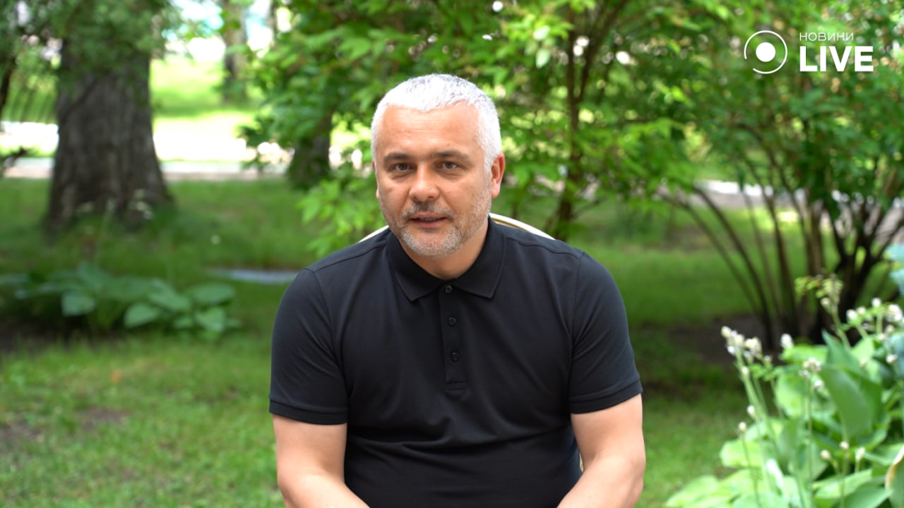 Олег Кіпер на пресбрифінгу про лікарні. 