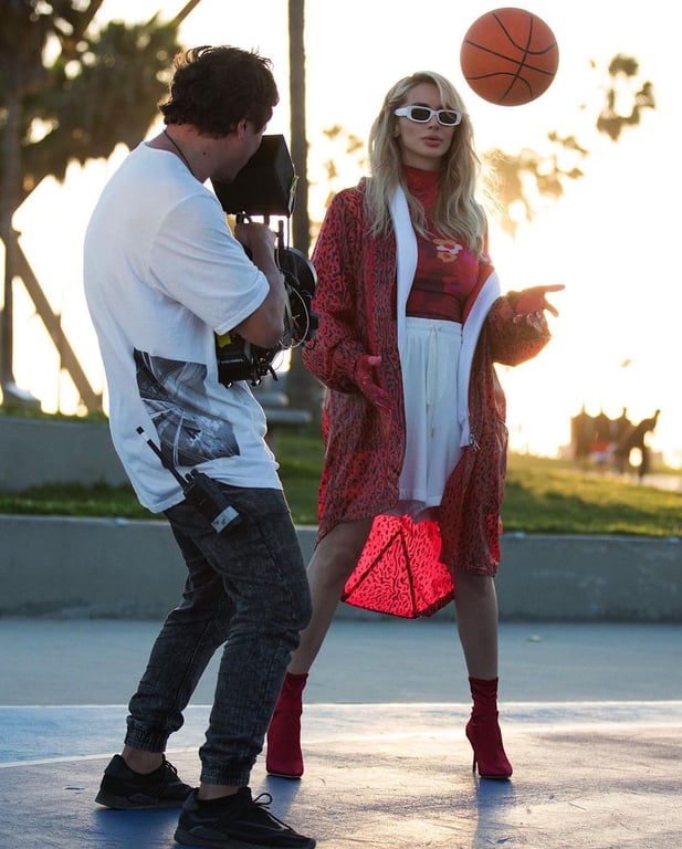 Світлана Лобода похизувалася стрункою фігурою в образі рятувальниці Малібу - фото 2