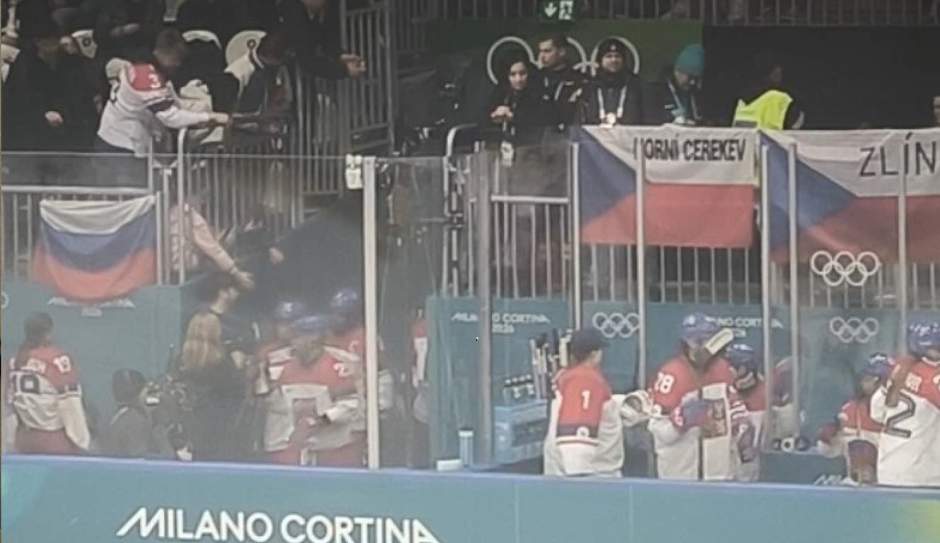 Флаг РФ на трибуне