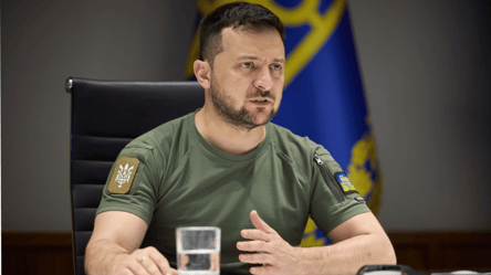 Зеленский призвал партнеров предоставить Украине оружие - 285x160