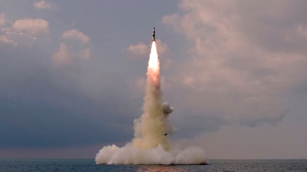 ​​​КНДР впервые осуществила запуск крылатых ракет с подводной лодки - 285x160