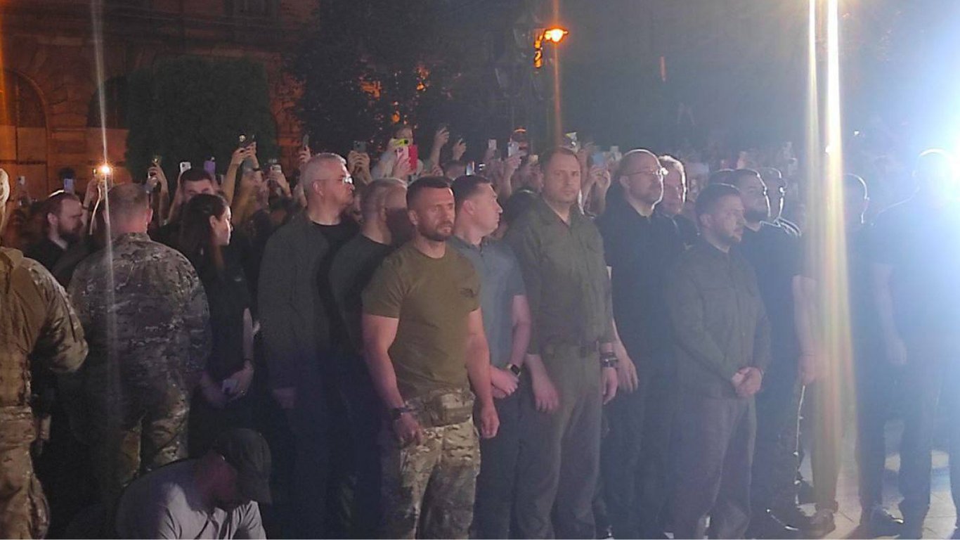 Зеленский и командиры "Азова" прибыли во Львов