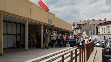 ЄК пропонує продовжити захист до 2028 року всім українцям, крім ухилянтів - 285x160