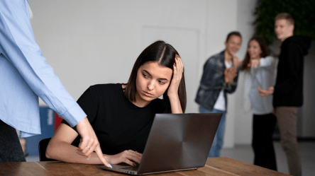 Их не понимают — какие знаки Зодиака полные неудачники на работе - 285x160