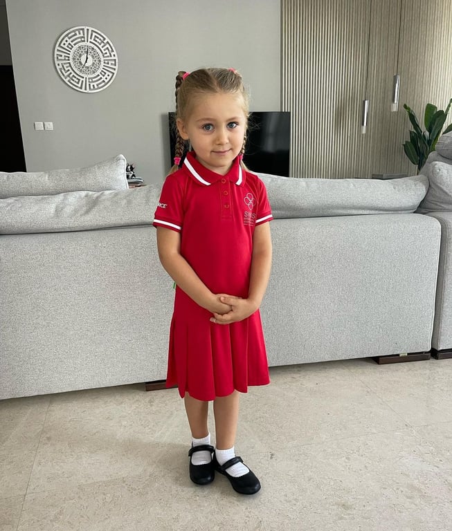 Одна з найкращих у світі: Санта Дімопулос віддала 4-річну дочку до школи в Дубаї - фото 3