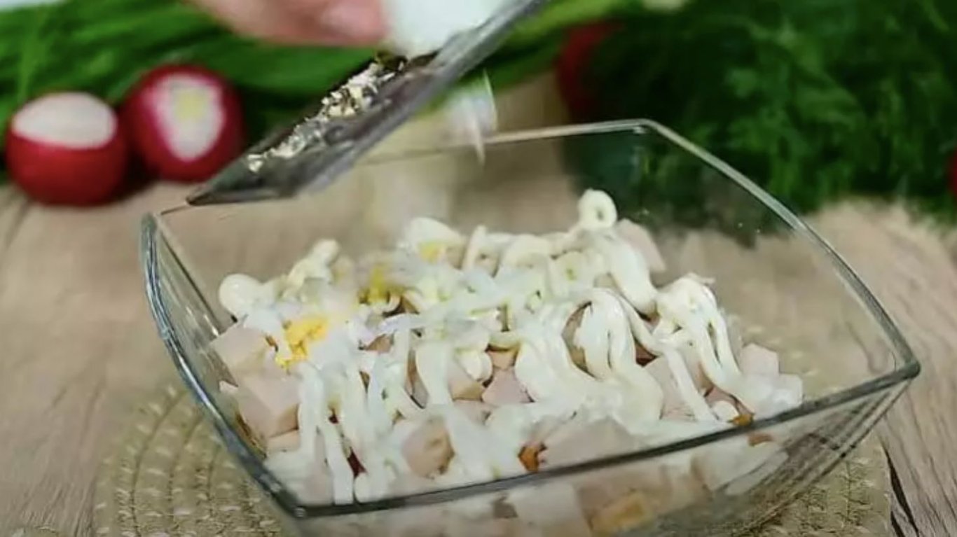 салат Ніжність на Великдень дуже смачний та повітряний