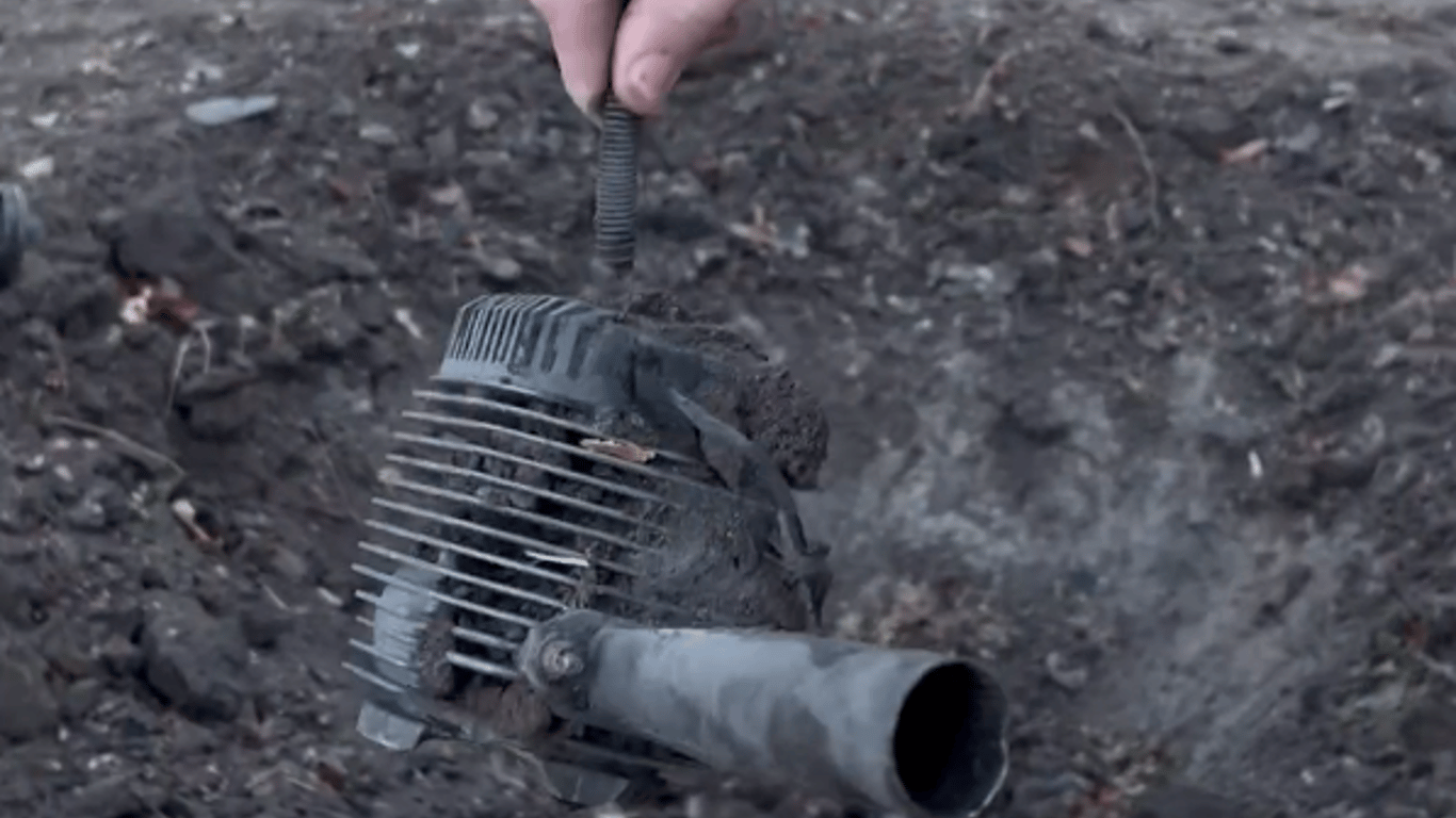 В одному з дворів столиці знайшли мотор від збитого вночі дрона Shahed