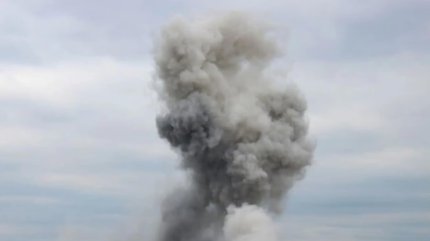 В Одесі серія вибухів — окупанти запустили ракету у напрямку міста