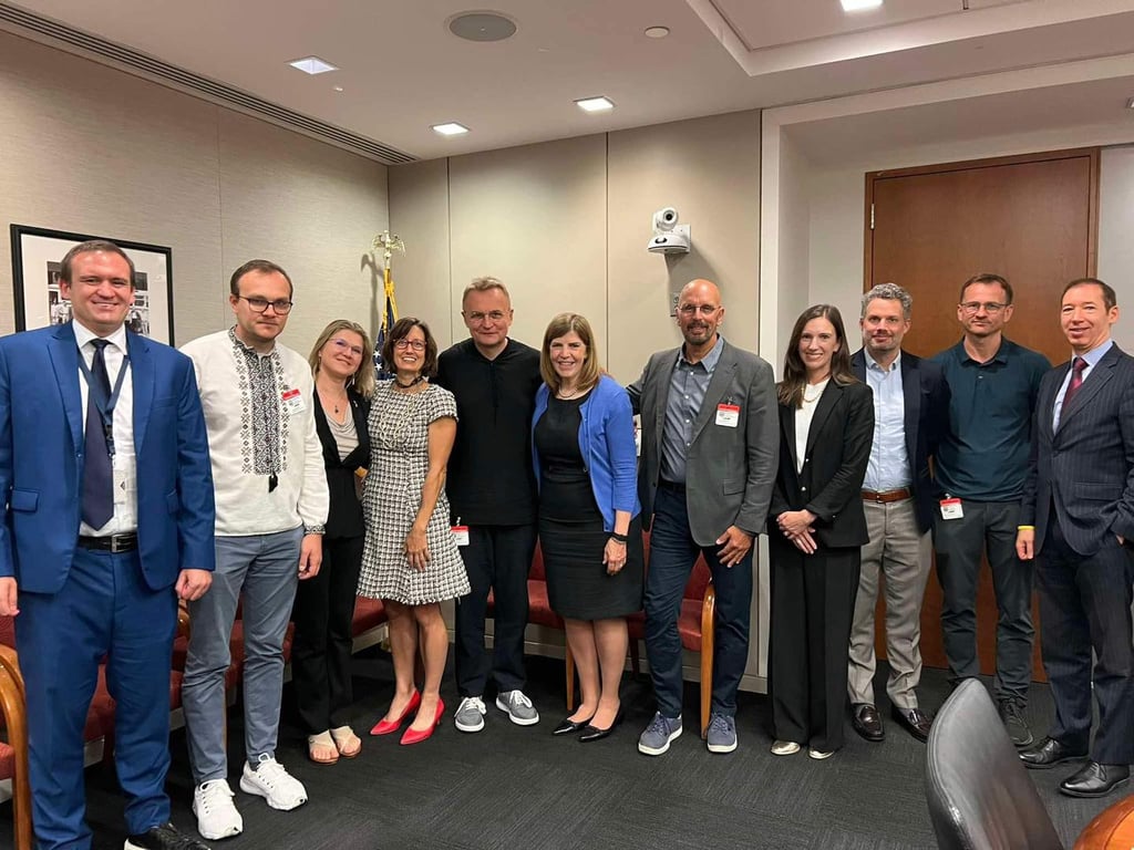 Візит Садового до США