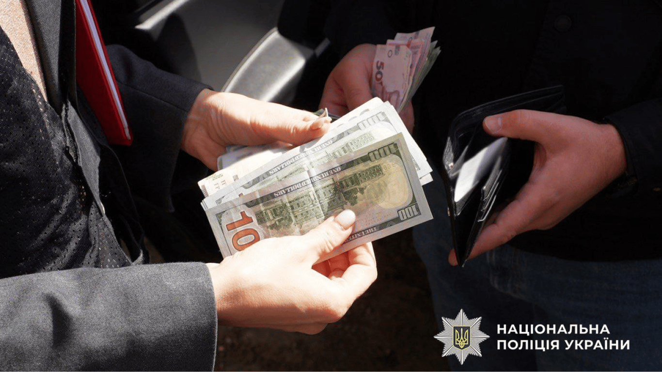 В Одесі затримали військового за хабар