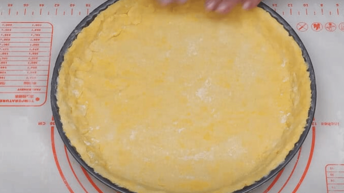 приготування пирога з вишнями