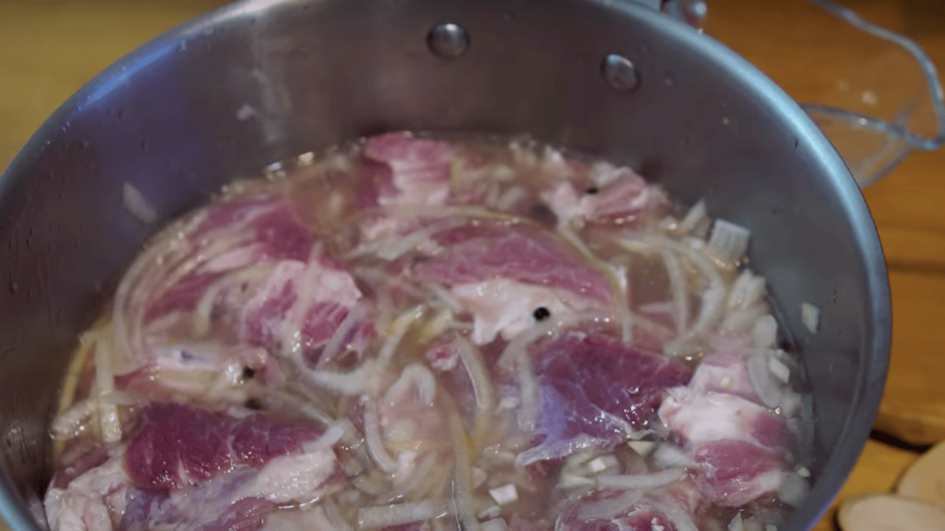 сококвитий шашлик зі свинини без майонезу з оцтом