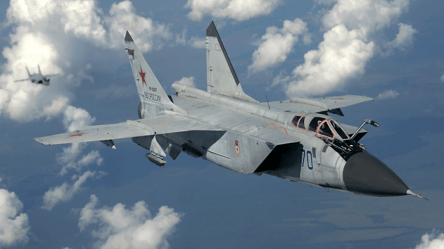 У РФ злетіли ворожі МіГ-31К: в Україні повітряна тривога - 285x160