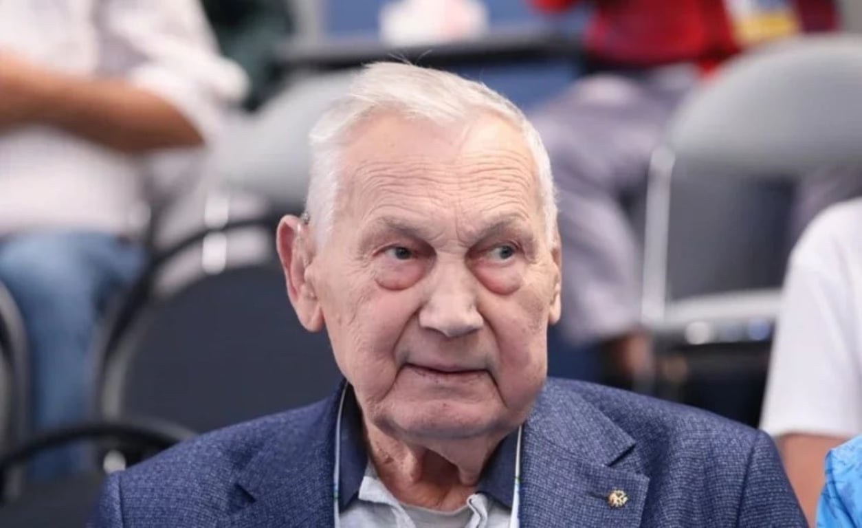 Александр Медведь