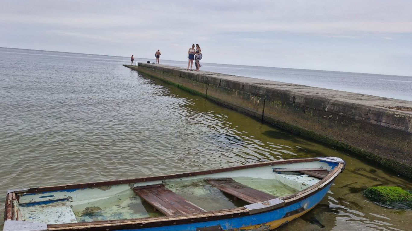 Курортный сезон на паузе: море в Одессе немного остыло