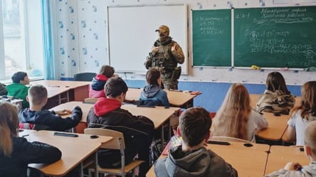 Росіяни запровадили новий урок пропаганди в школах на ТОТ - 285x160