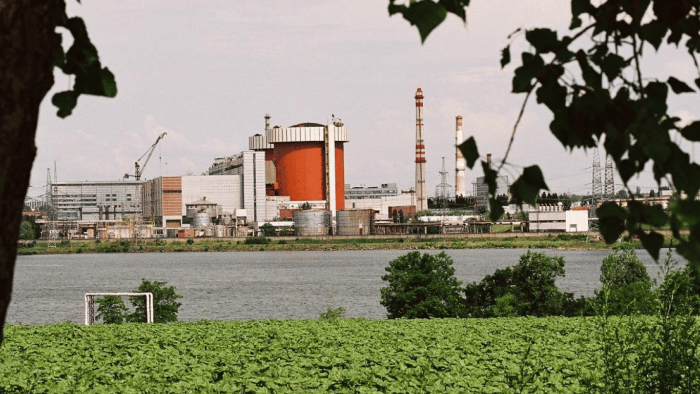 Війна в Україні — неподалік Південноукраїнської АЕС три дні поспіль літали російські дрони