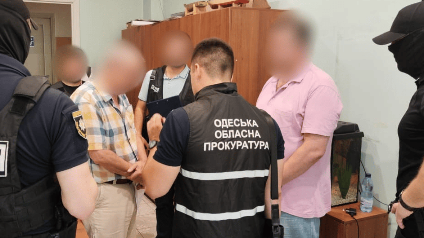"2000 доларів — і ти студент-бюджетник": в Одесі затримали хабарника