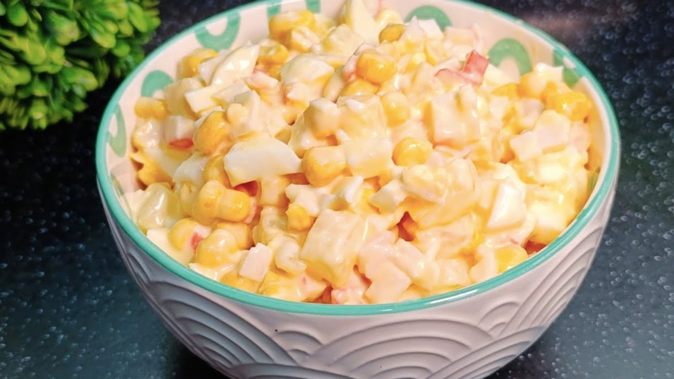 Крабовый салат на каждый день: новый быстрый рецепт: новый быстрый рецепт