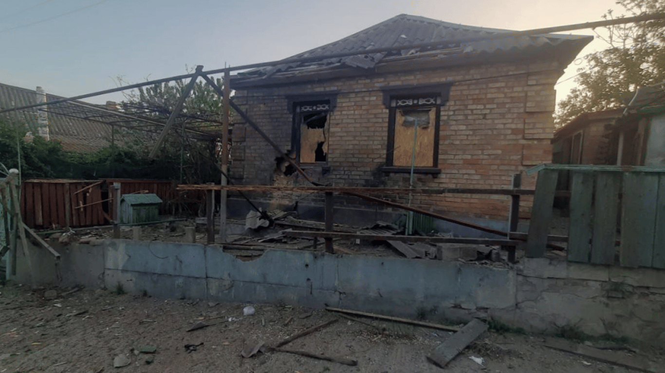 Оккупанты обстреляли Днепропетровскую область — пострадала женщина