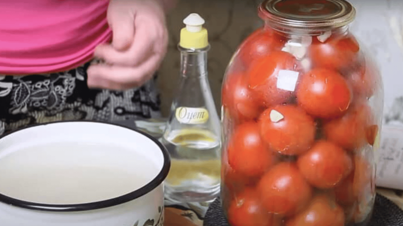 консервовані помідори, рецепт з секретним дуже смачним маринадом