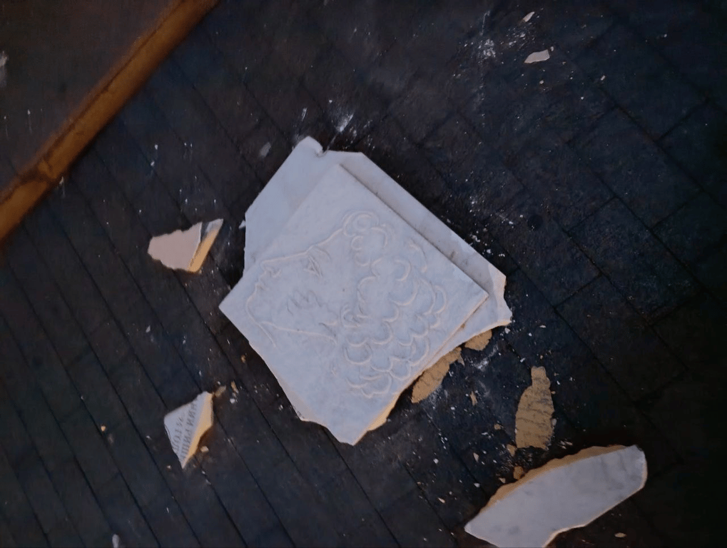 В Одесі невідомі демонтували дошку на честь Пушкіна - фото 1