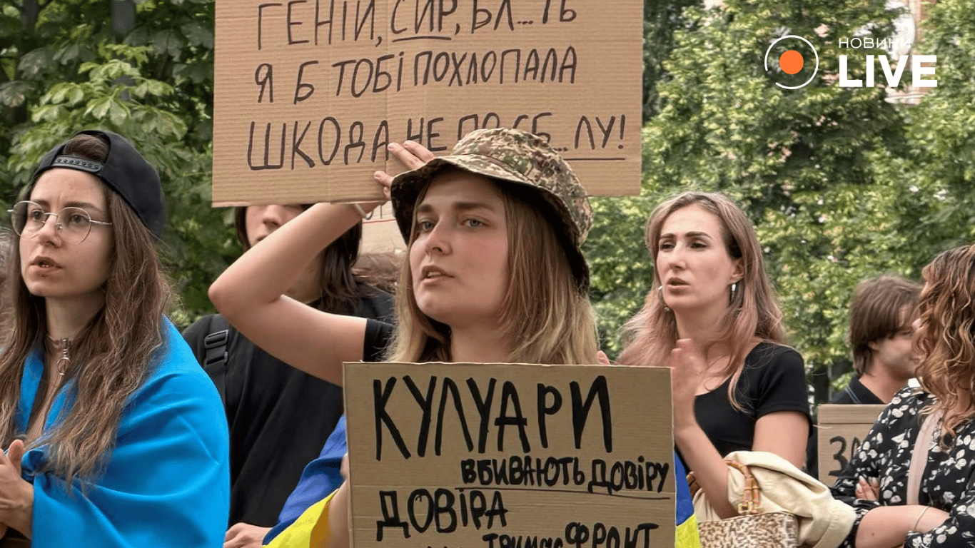 У Києві п'ятий день поспіль тривають протести через відставку Федорова: фоторепортаж - фото 3